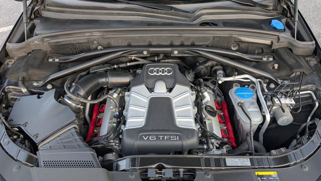 Photo of 2015 Black Audi Q5