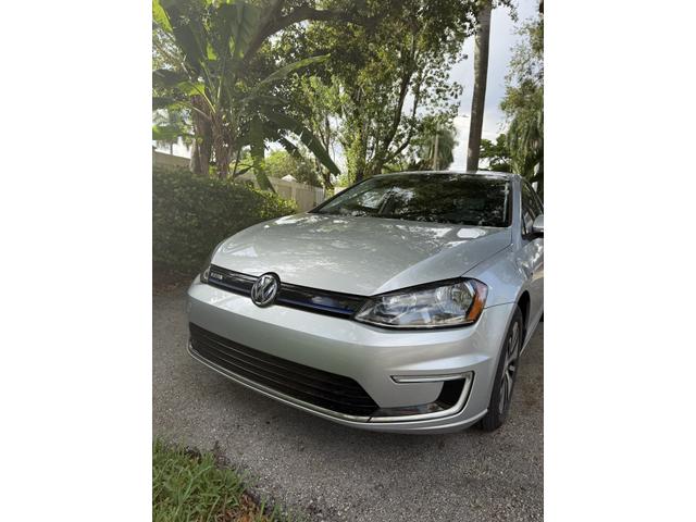 Photo of 2016 Silver Volkswagen e-Golf