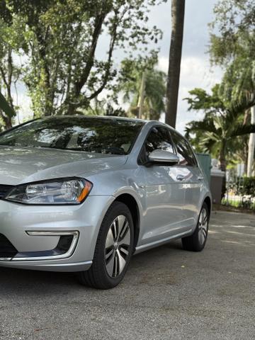 Photo of 2016 Silver Volkswagen e-Golf