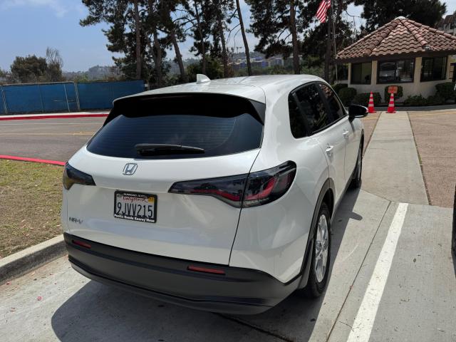 Photo of 2024 White Honda HR-V