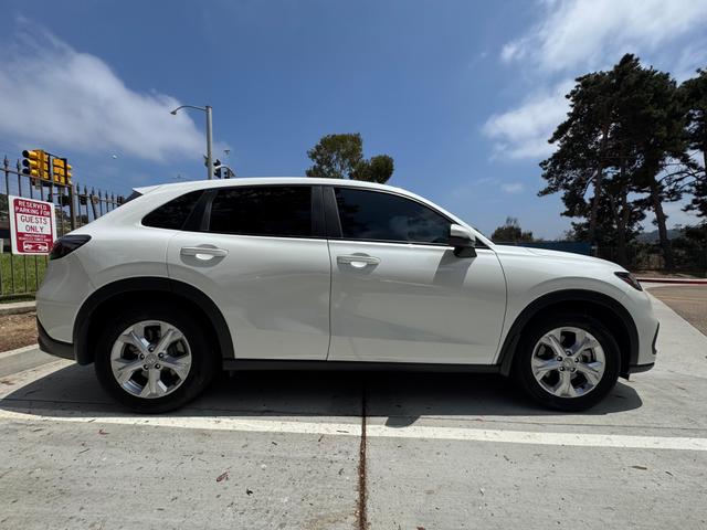 Photo of 2024 White Honda HR-V