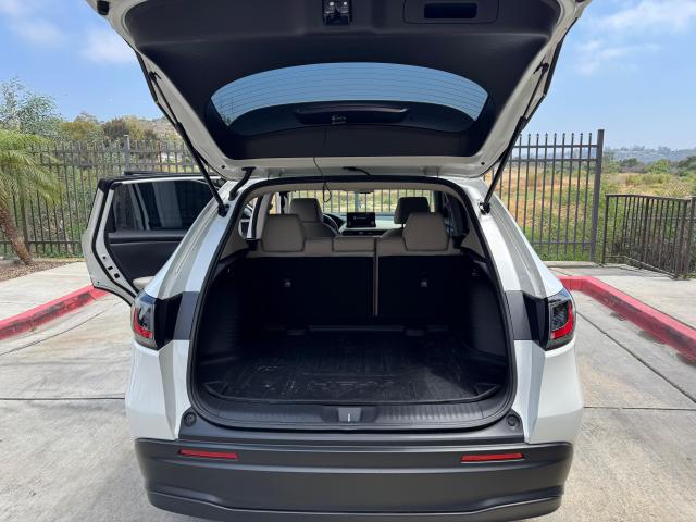 Photo of 2024 White Honda HR-V