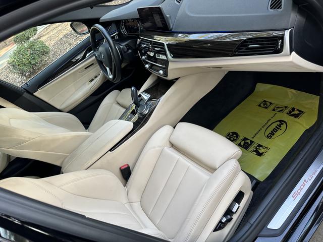 Photo of 2019 Black BMW 530