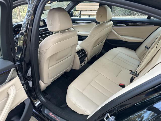 Photo of 2019 Black BMW 530