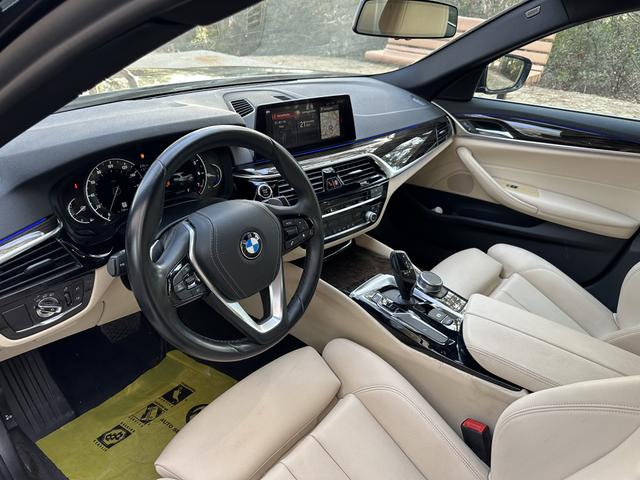 Photo of 2019 Black BMW 530