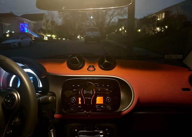 Photo of 2017 White smart ForTwo