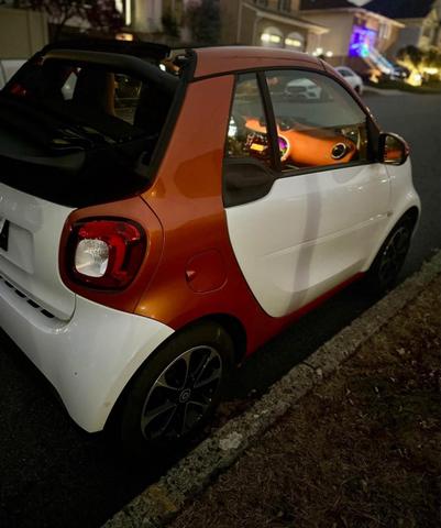 Photo of 2017 White smart ForTwo
