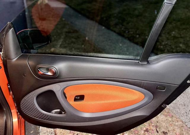 Photo of 2017 White smart ForTwo