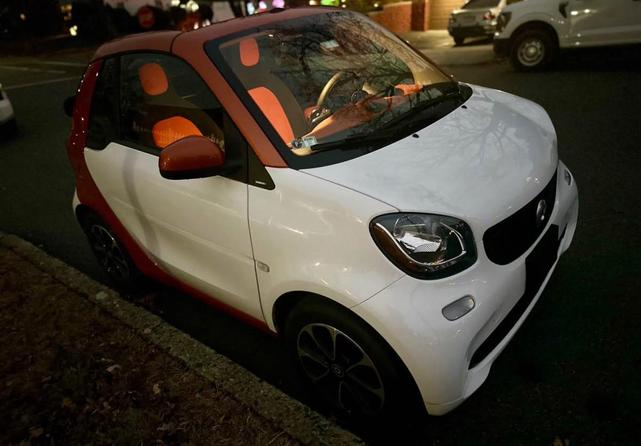 Photo of 2017 White smart ForTwo