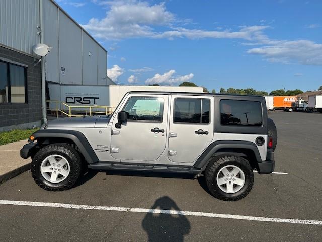 Photo of 2018 Gray Jeep Wrangler JK Unlimited