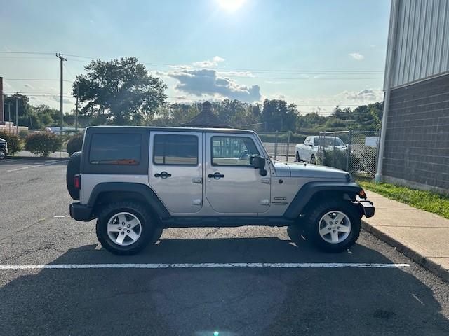 Photo of 2018 Gray Jeep Wrangler JK Unlimited