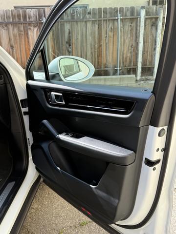 Photo of 2020 White Porsche Cayenne