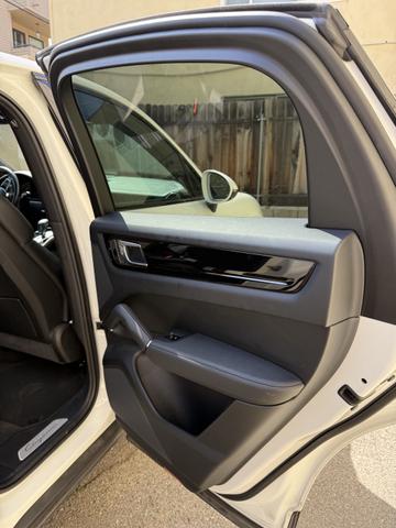 Photo of 2020 White Porsche Cayenne