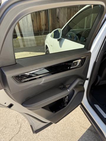 Photo of 2020 White Porsche Cayenne