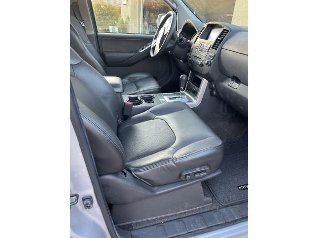Photo of 2011 Silver Nissan Pathfinder