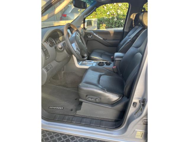 Photo of 2011 Silver Nissan Pathfinder