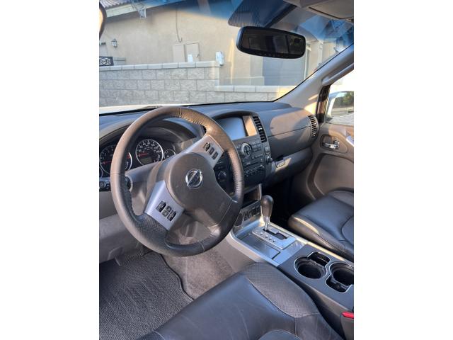Photo of 2011 Silver Nissan Pathfinder