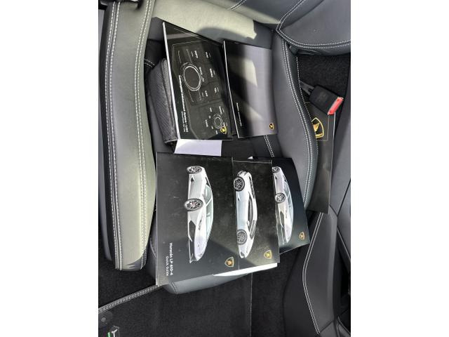 Photo of 2016 White Lamborghini Huracan