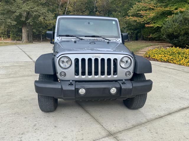 Photo of 2015 Silver Jeep Wrangler Unlimited