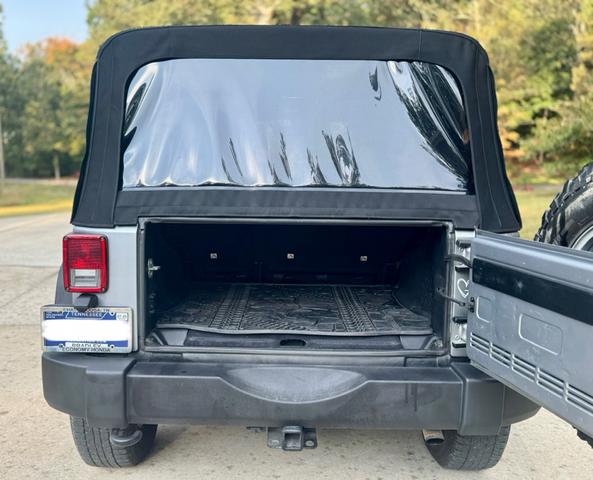 Photo of 2015 Silver Jeep Wrangler Unlimited