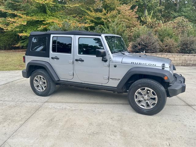 Photo of 2015 Silver Jeep Wrangler Unlimited