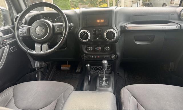Photo of 2015 Silver Jeep Wrangler Unlimited