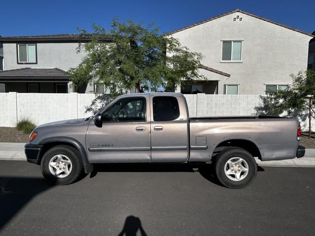 Photo of 2000 Silver Toyota Tundra
