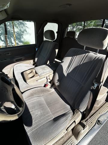 Photo of 2000 Silver Toyota Tundra