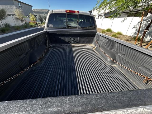 Photo of 2000 Silver Toyota Tundra