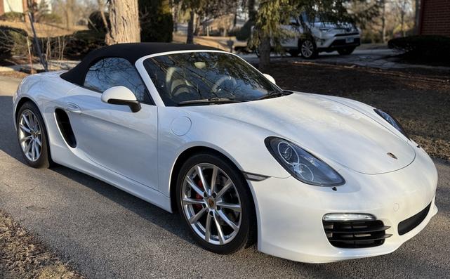 Photo of 2015 White Porsche Boxster