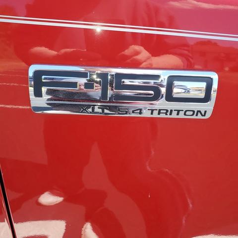 Photo of 2005 Red Ford F-150