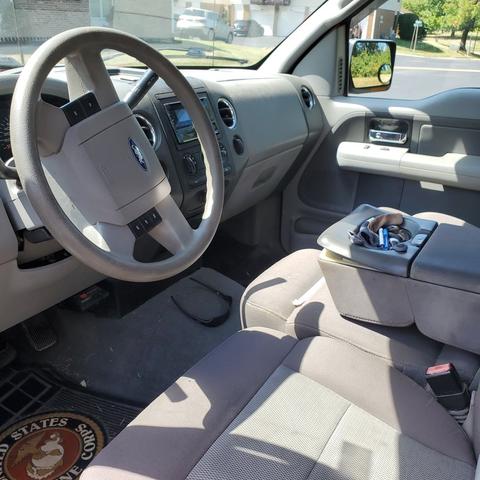 Photo of 2005 Red Ford F-150
