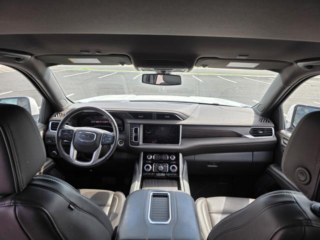 Photo of 2022 White GMC Yukon