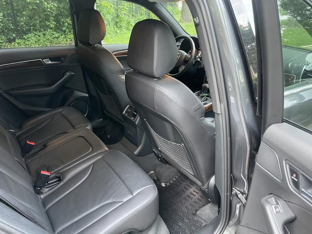 Photo of 2017 Gray Audi Q5