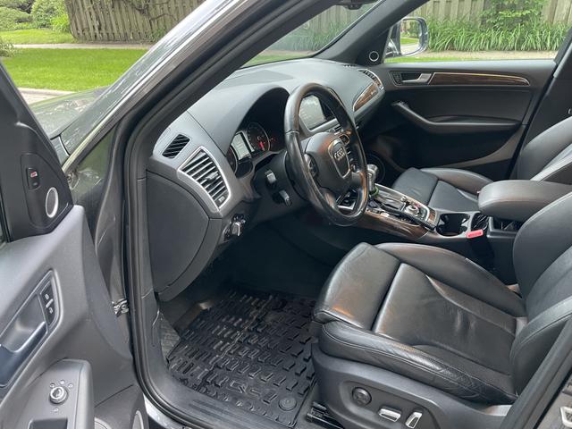 Photo of 2017 Gray Audi Q5