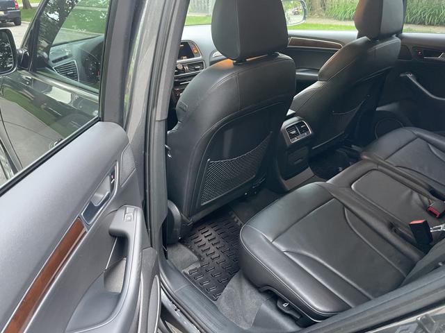 Photo of 2017 Gray Audi Q5