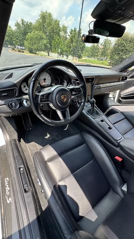 Photo of 2019 White Porsche 911