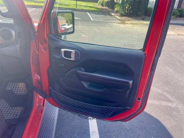 Photo of 2019 Red Jeep Wrangler Unlimited