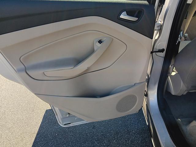 Photo of 2015 Silver Ford Escape