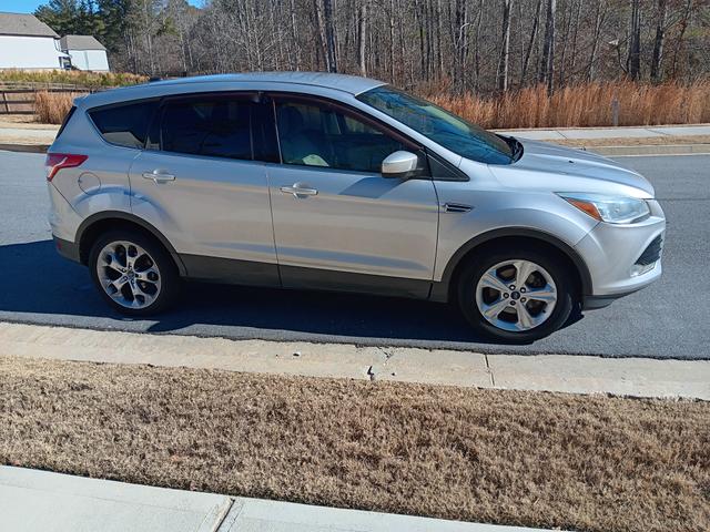 Photo of 2015 Silver Ford Escape