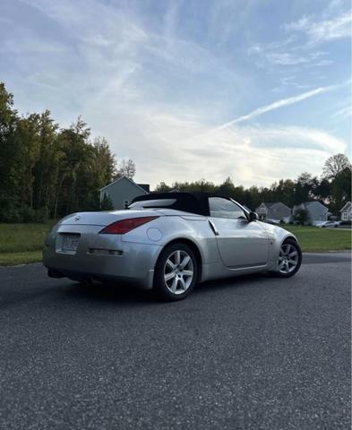 Photo of 2004 Silver Nissan 350Z