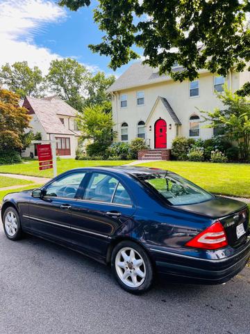 Photo of 2001 Blue Mercedes-Benz C-Class