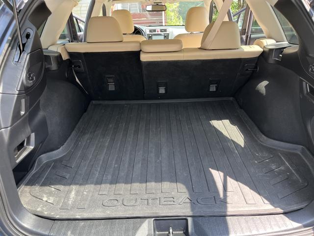 Photo of 2016 Blue Subaru Outback