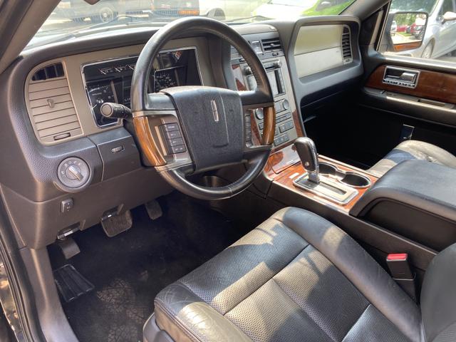Photo of 2012 Black Lincoln Navigator
