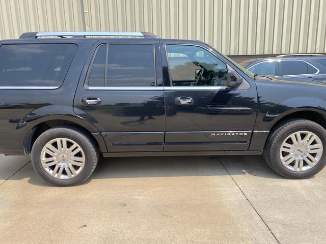 Photo of 2012 Black Lincoln Navigator