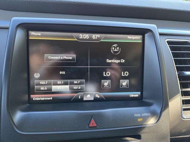 Photo of 2014 White Ford Flex