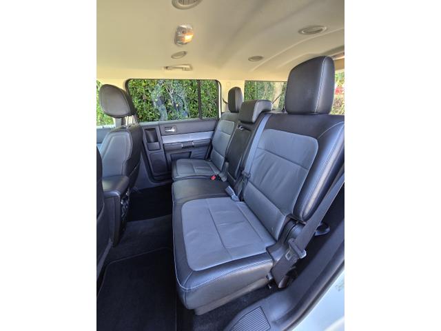 Photo of 2014 White Ford Flex