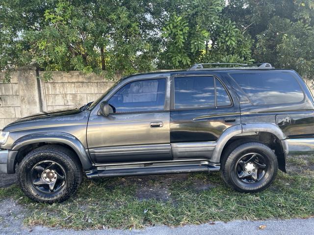 Photo of 1998 Black Toyota 4Runner