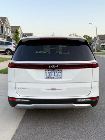 Photo of 2024 White Kia Carnival