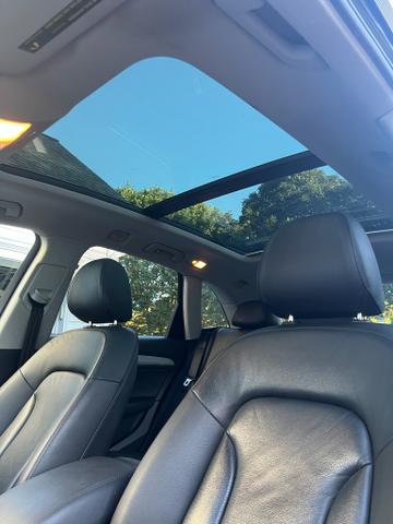 Photo of 2015 Black Audi Q5